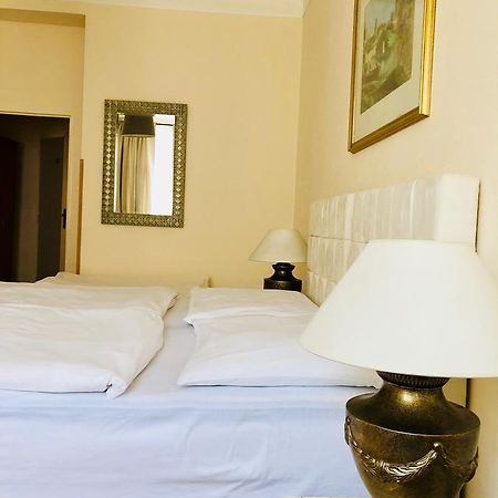 Hotel Mira Inn Πράγα Εξωτερικό φωτογραφία