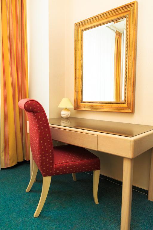 Hotel Mira Inn Πράγα Εξωτερικό φωτογραφία