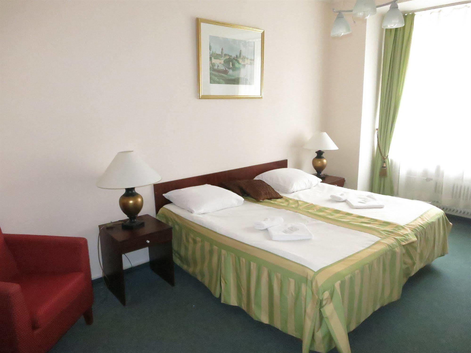 Hotel Mira Inn Πράγα Εξωτερικό φωτογραφία