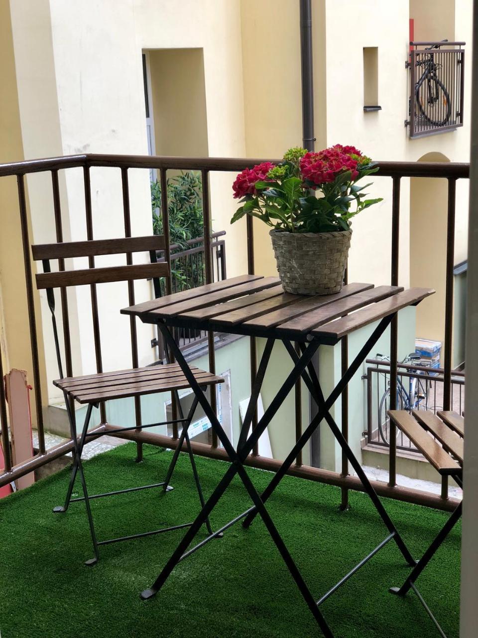 Hotel Mira Inn Πράγα Εξωτερικό φωτογραφία