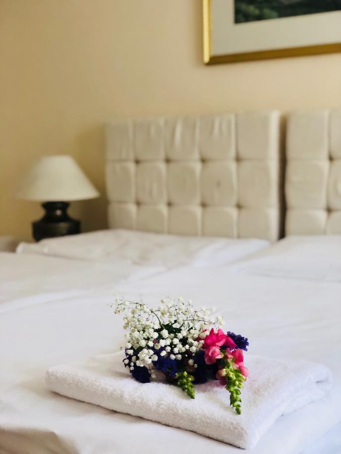 Hotel Mira Inn Πράγα Εξωτερικό φωτογραφία