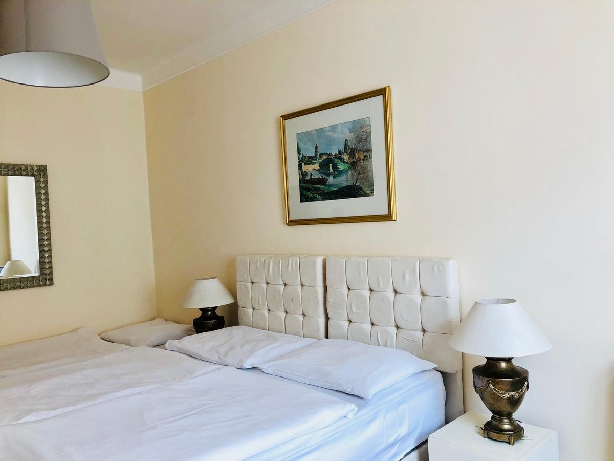 Hotel Mira Inn Πράγα Εξωτερικό φωτογραφία